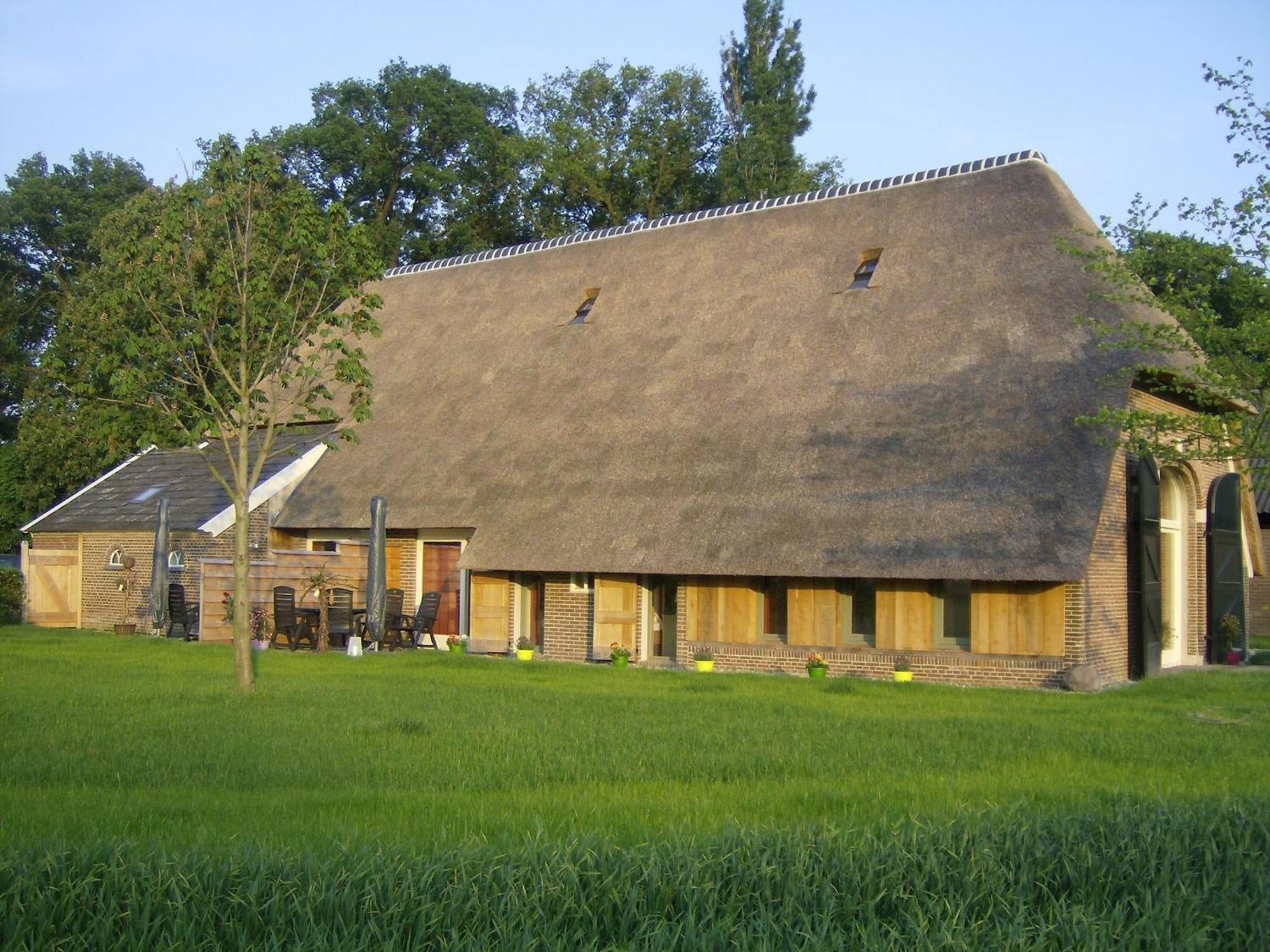 Quaint Farmhouse In Geesteren With Meadow View Eksteriør bilde